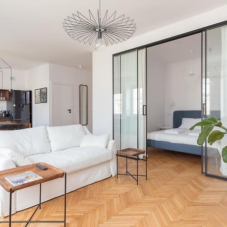 Designer Apartment In The Central Варшава Екстериор снимка