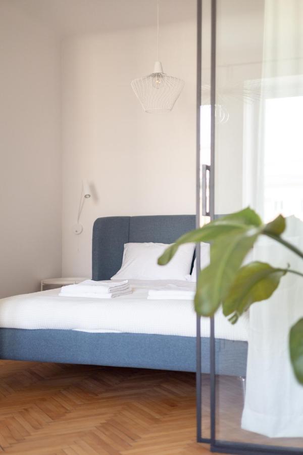 Designer Apartment In The Central Варшава Екстериор снимка