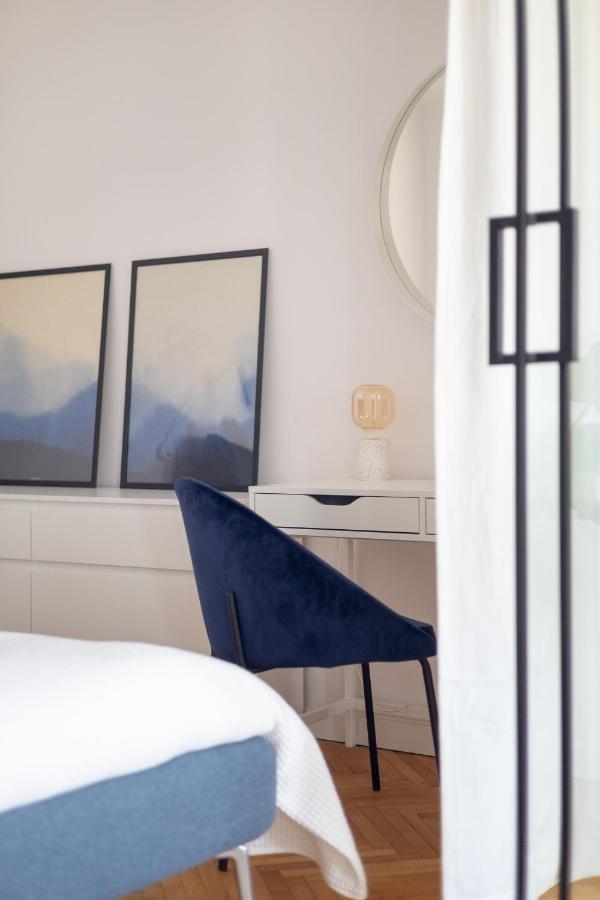 Designer Apartment In The Central Варшава Екстериор снимка