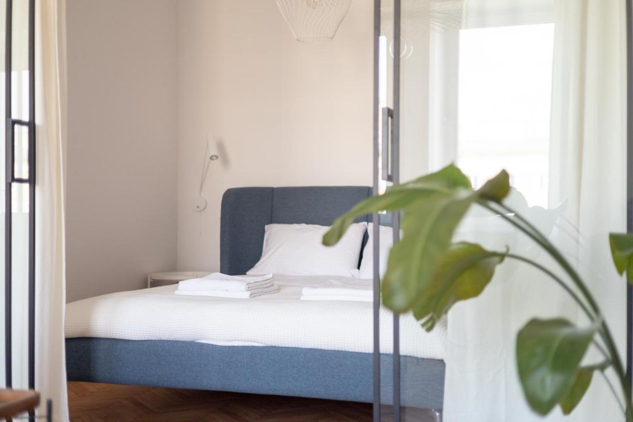 Designer Apartment In The Central Варшава Екстериор снимка